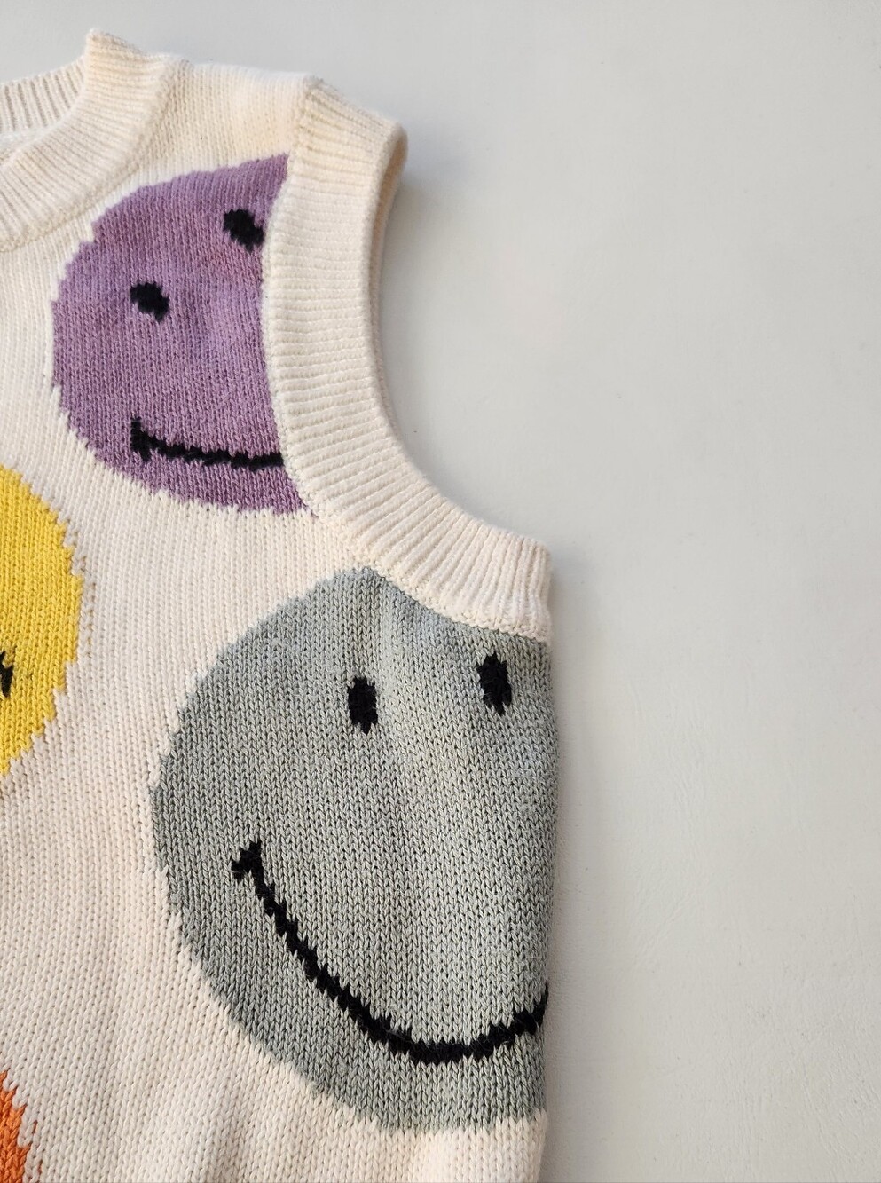 Smiley × H&M Cream Knit Sleeveless Sweater Vest with - Picture 8 of 15